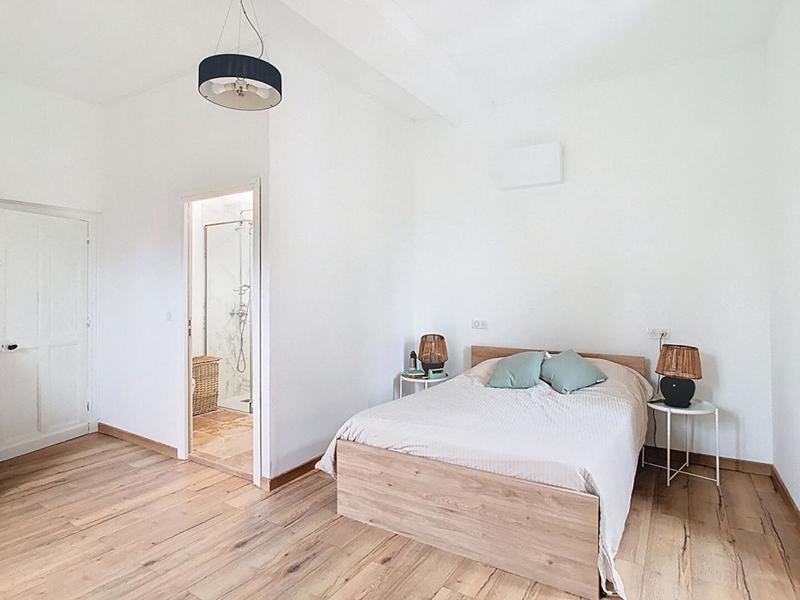 Maison - 200 m² - 7 pièces