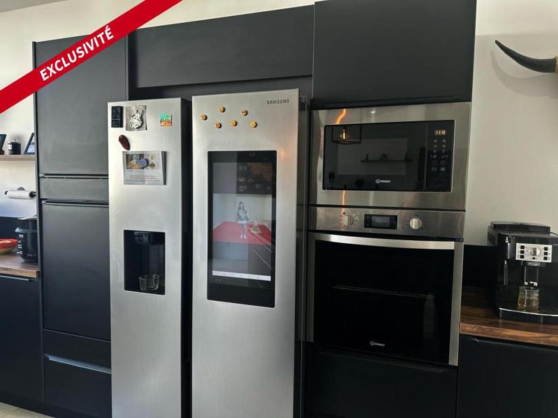 Maison - 230 m² - 3 pièces