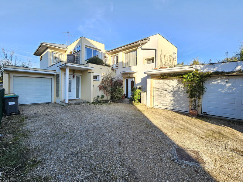 Maison - 91 m² - 4 pièces