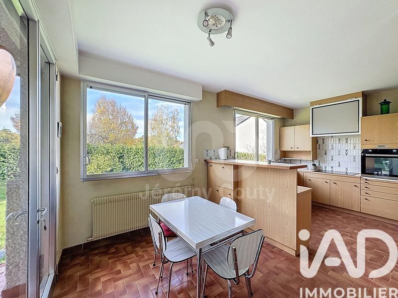 Maison - 239 m² - 9 pièces