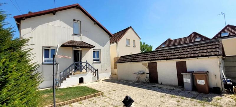 Maison - 99 m² - 5 pièces