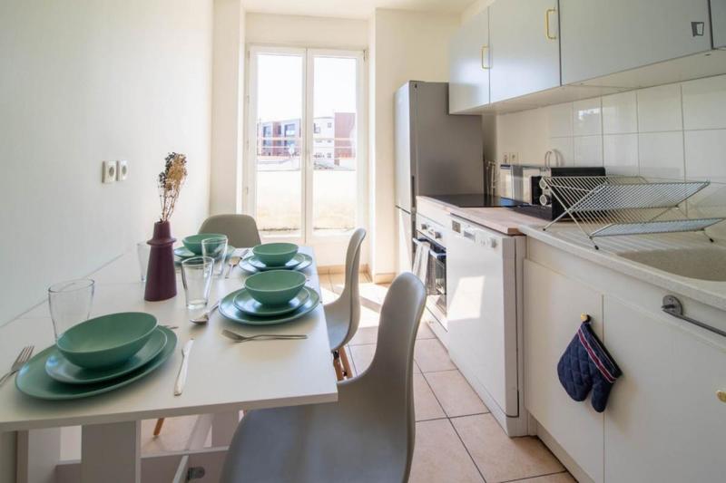 Chambre - 11 m² - 4 pièces