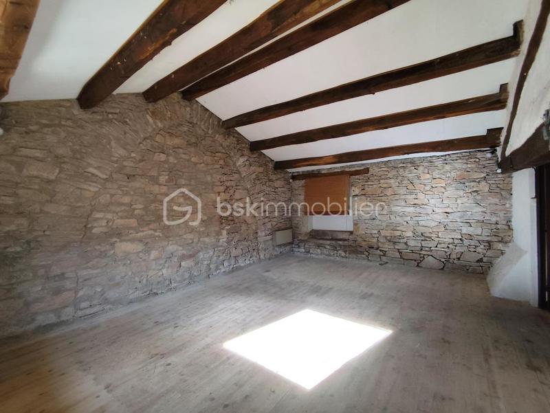 Maison en pierre - 104 m² - 5 pièces