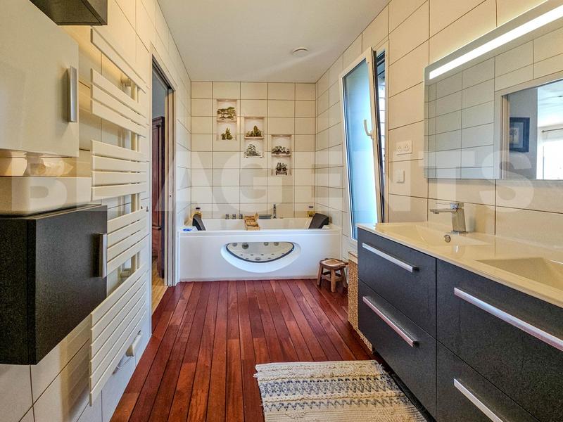 Maison de bois - 99 m² - 4 pièces