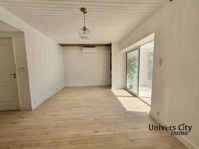 Maison - 181 m² - 8 pièces