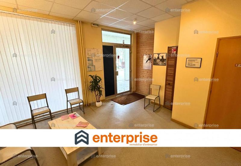Local commercial - 204 m²