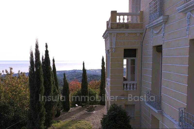 Maison de maîtres - 367 m² - 12 pièces