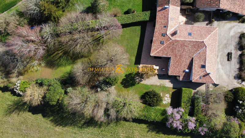 Ferme - 418 m² - 6 pièces