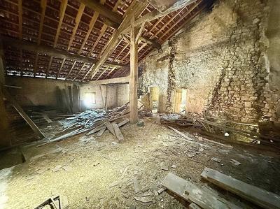 Maison - 300 m² - 6 pièces