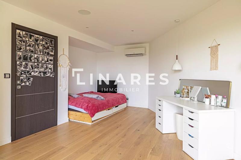 Maison - 200 m² - 4 pièces