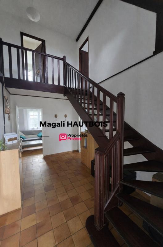 Maison - 161 m² - 9 pièces
