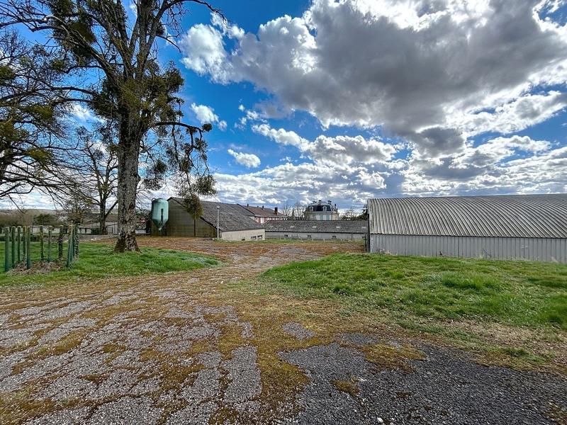 Château - 250 m² - 16 pièces