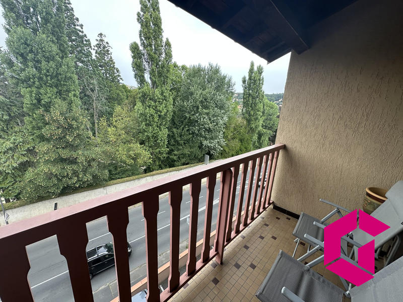 Appartement - 100 m² - 5 pièces