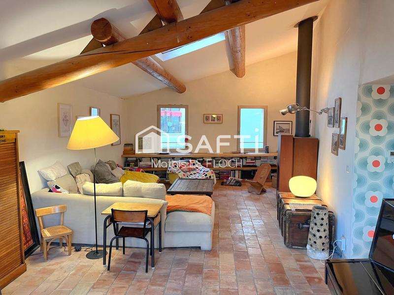 Maison - 220 m² - 6 pièces