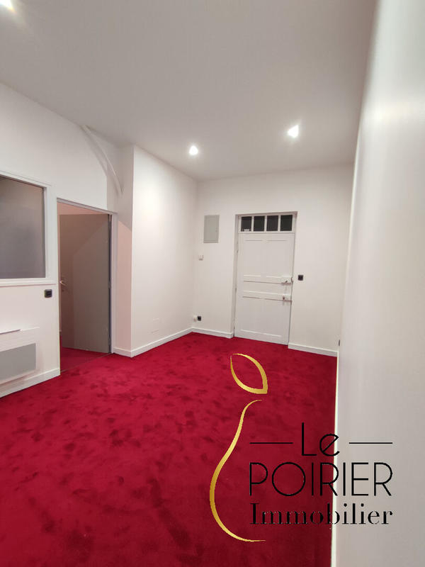 Bureau - 99 m² - 4 pièces