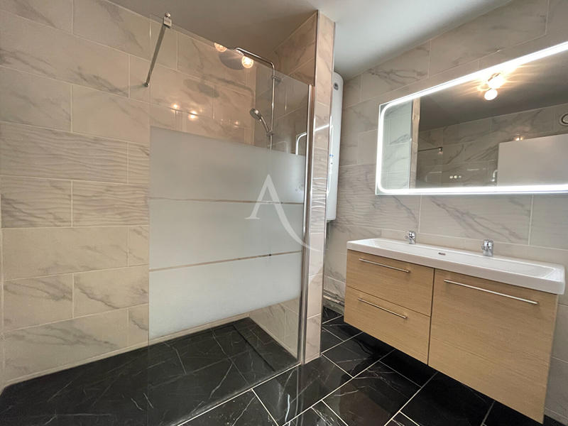 Appartement - 86 m² - 3 pièces