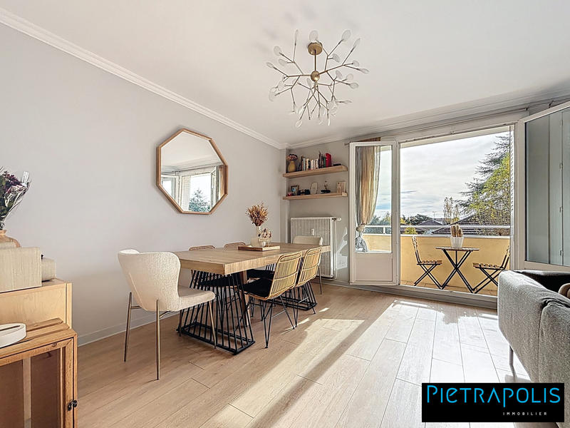 Appartement - 79 m² - 3 pièces