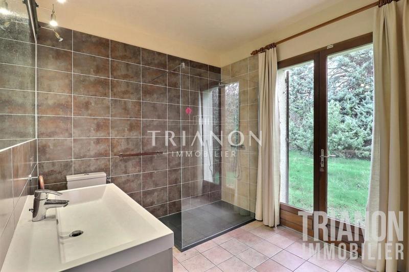 Maison - 240 m² - 7 pièces