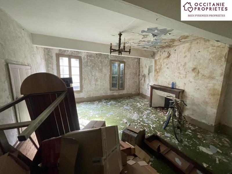 Maison de village - 360 m² - 6 pièces