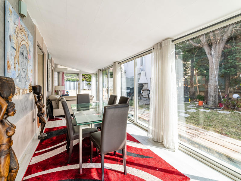 Maison - 232 m² - 12 pièces