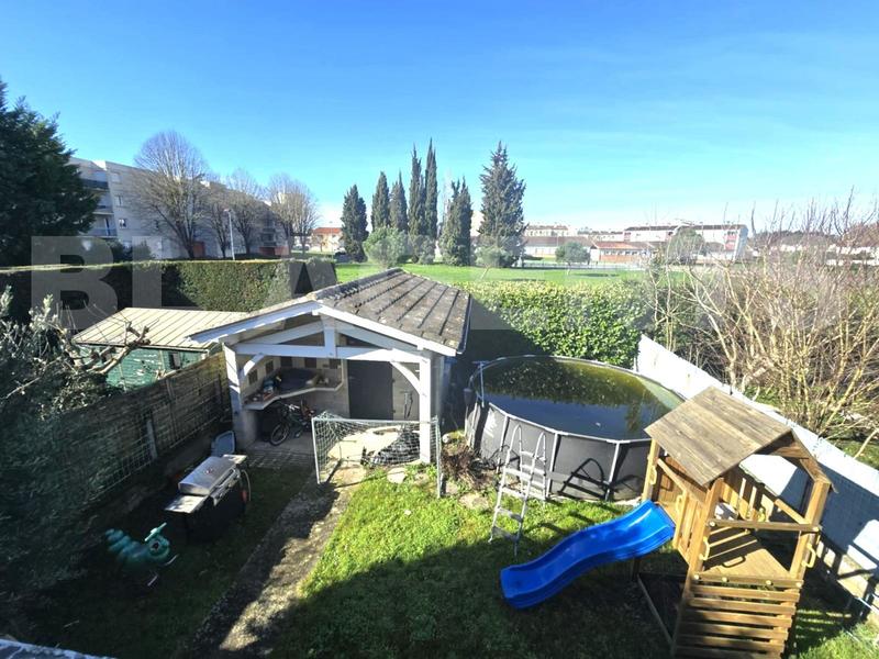 Maison - 90 m² - 4 pièces