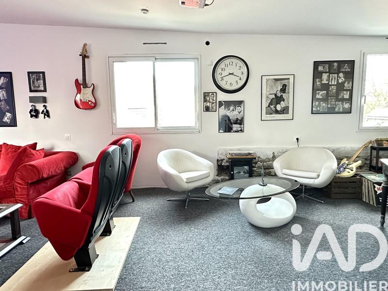 Maison - 216 m² - 7 pièces