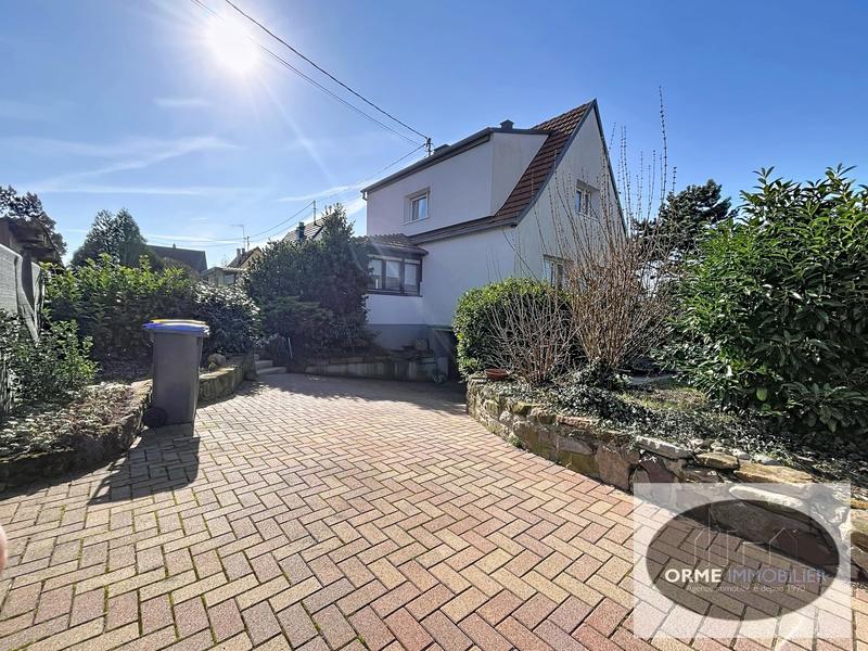 Maison traditionnelle - 110 m² - 5 pièces