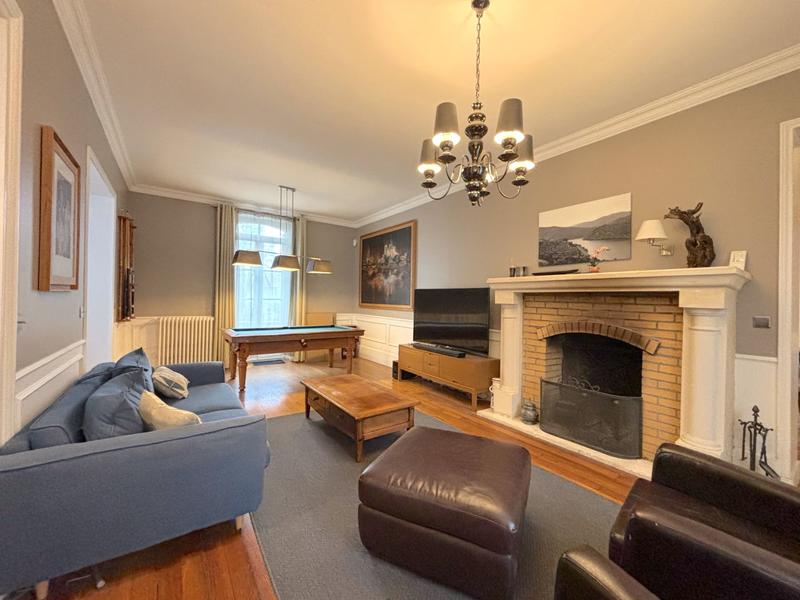 Maison - 207 m² - 7 pièces