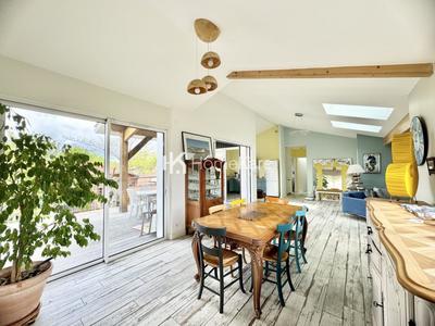 Villa - 162 m² - 6 pièces