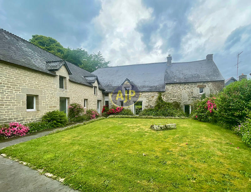 Maison - 225 m² - 8 pièces