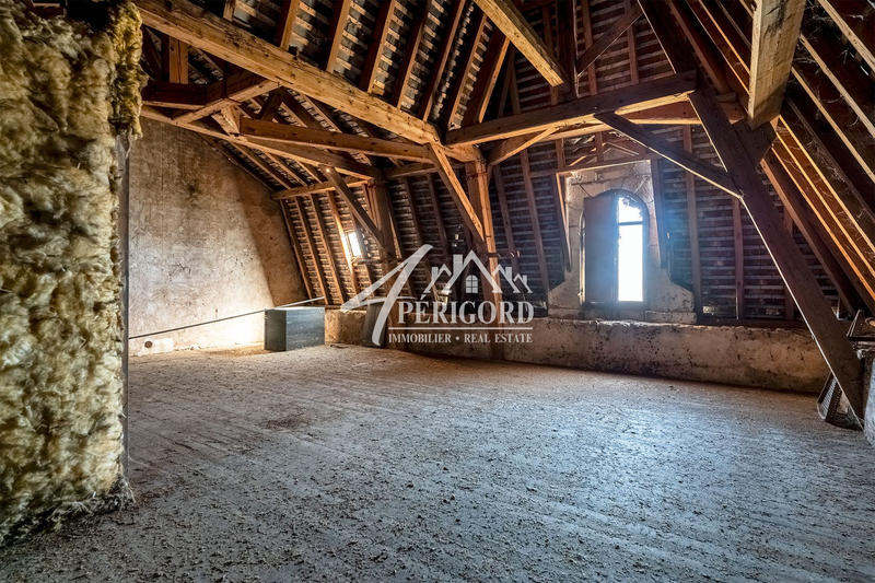 Maison - 311 m² - 15 pièces