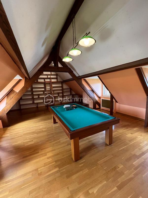 Propriété - 300 m² - 10 pièces