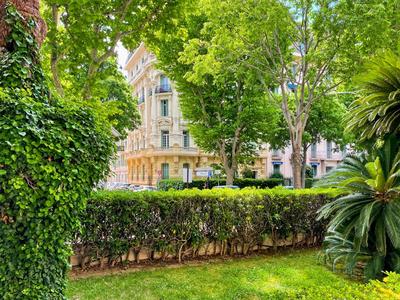 Studio - 30 m² - 1 pièce