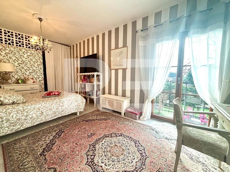 Maison de maîtres - 271 m² - 8 pièces