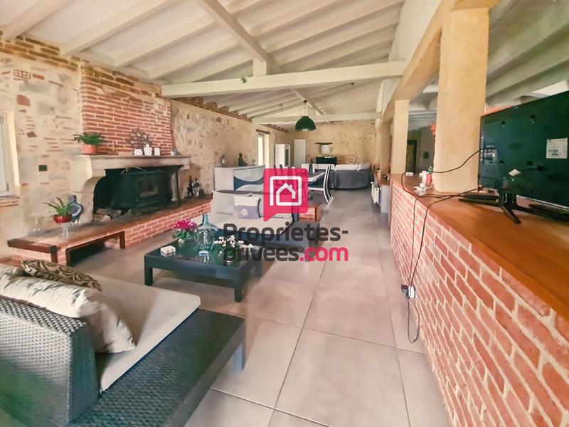 Maison - 273 m² - 8 pièces