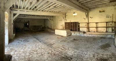 Maison - 160 m² - 2 pièces