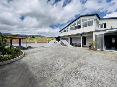 Maison - 230 m² - 7 pièces