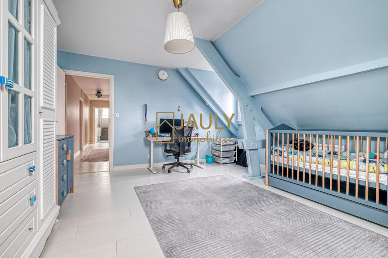 Maison - 340 m² - 10 pièces