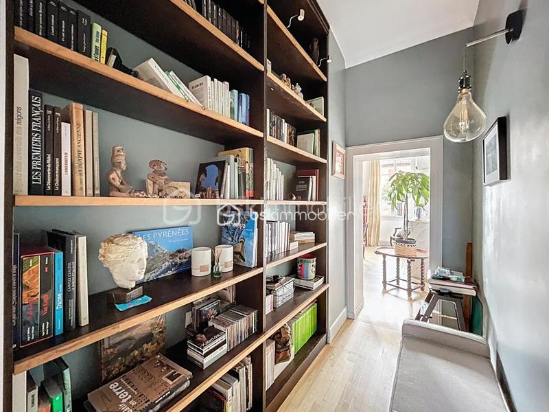 Propriété - 244 m² - 9 pièces