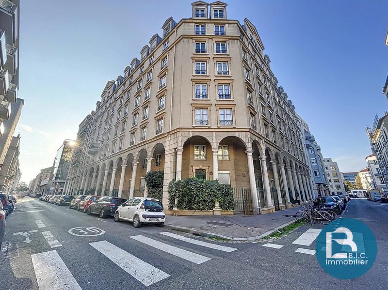 Appartement - 104 m² - 4 pièces