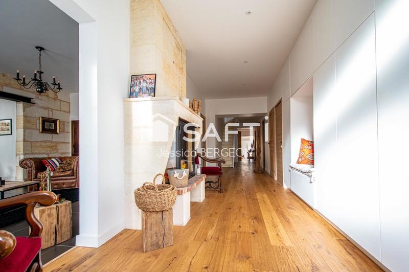 Maison - 222 m² - 7 pièces