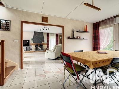 Maison - 205 m² - 8 pièces