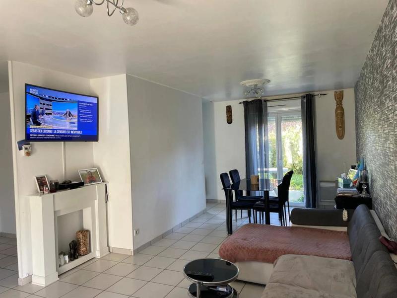 Maison - 93 m² - 5 pièces