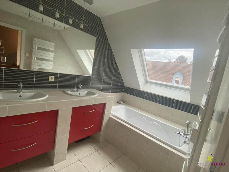 Maison - 104 m² - 5 pièces