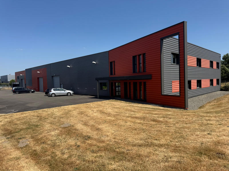Local d'activités - 1 701 m²