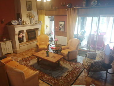 Maison - 141 m² - 8 pièces