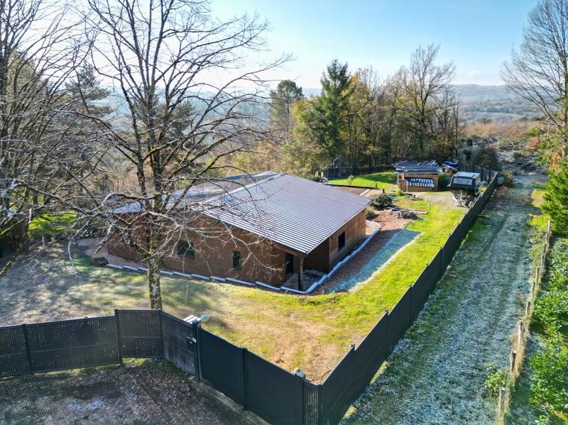 Maison de bois - 140 m² - 5 pièces