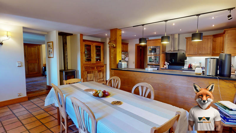 Maison - 246 m² - 7 pièces