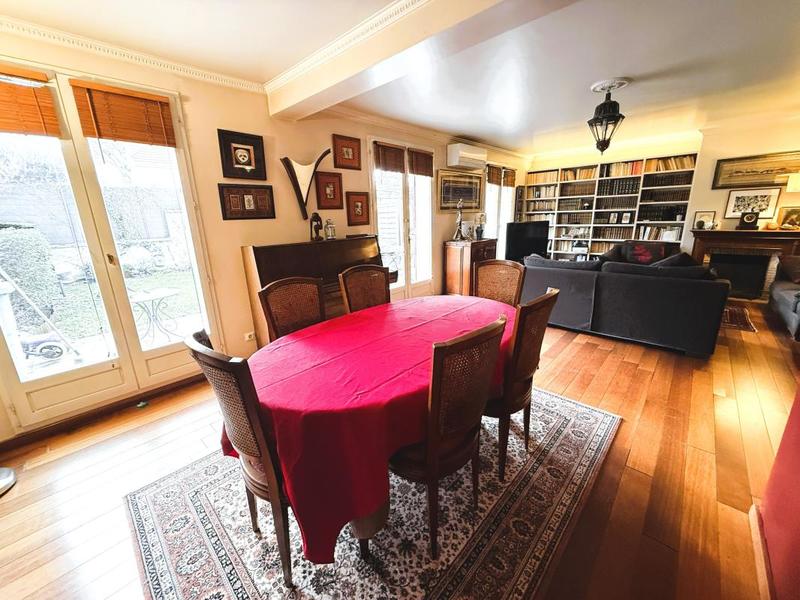 Maison - 177 m² - 7 pièces