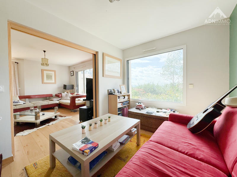 Maison - 280 m² - 6 pièces